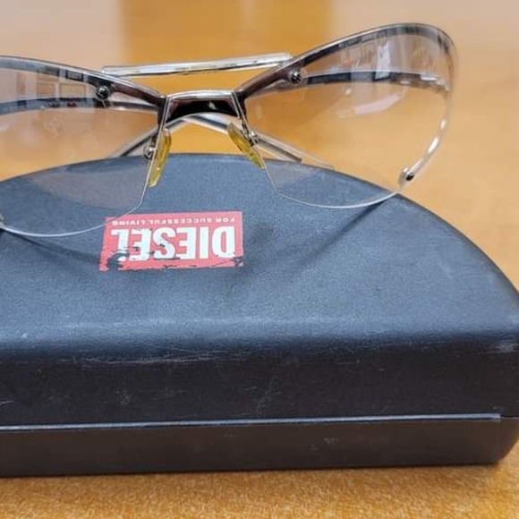 Designer glasses - Picture 6 of 12